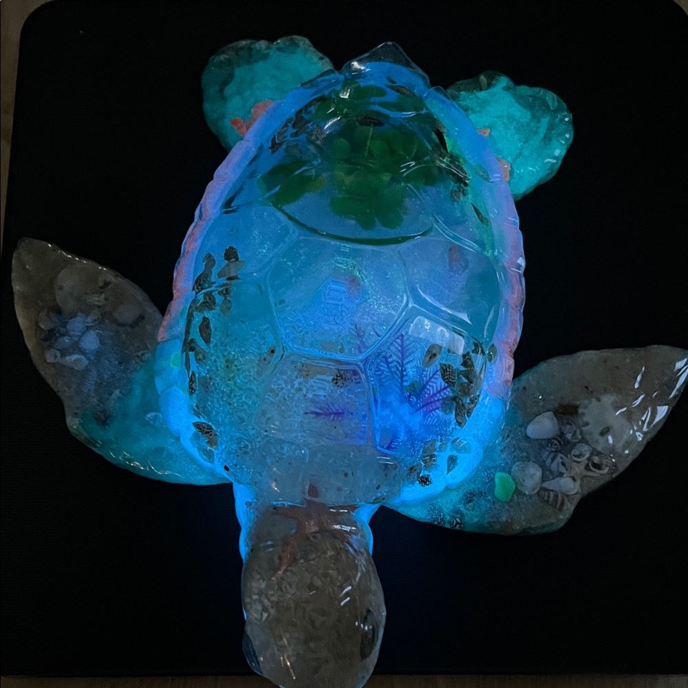 Oceanic Resin Turtle Decor - Picture 6 of 9